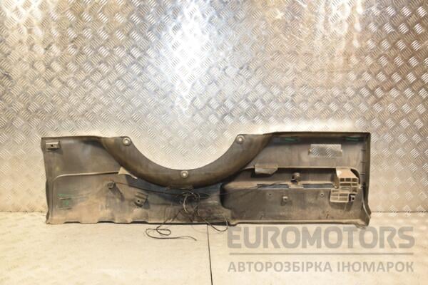 Накладка крышки багажника нижняя (дефект) Toyota Rav 4 2000-2005 7681142170 443717 - 2