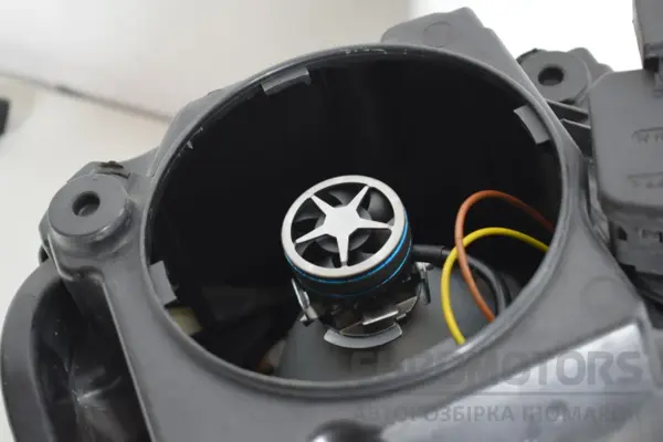 Ліва фара Mercedes M-Class 3.0 D (W164) 2005-2011 A1648205361 it-17047 Дизель - 7