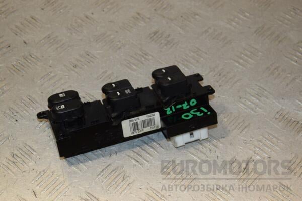 Блок управления стеклоподъемниками передний левый Hyundai i30 2007-2012 935702L010 444277 euromotors.com.ua