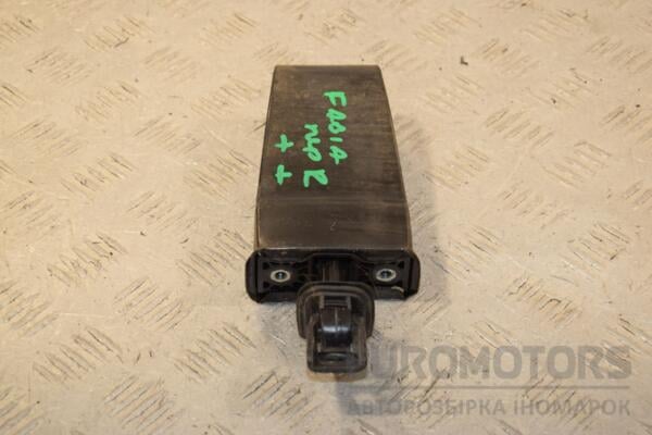 Обмежувач двері передній правий Skoda Fabia 2007-2014 5J0837249 444759 euromotors.com.ua