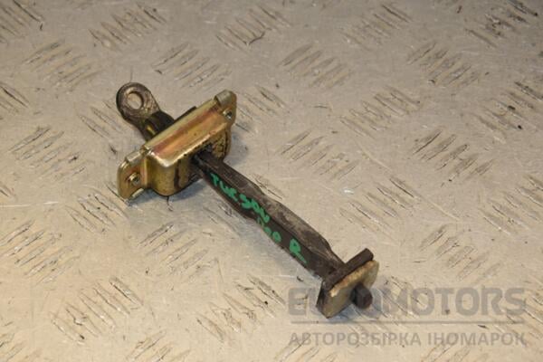 Ограничитель двери передний правый Hyundai Tucson 2004-2009 444961 euromotors.com.ua