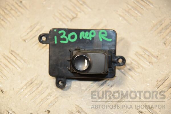Кнопка стеклоподъемника передняя правая Hyundai i30 2007-2012 935752L011 445247 euromotors.com.ua