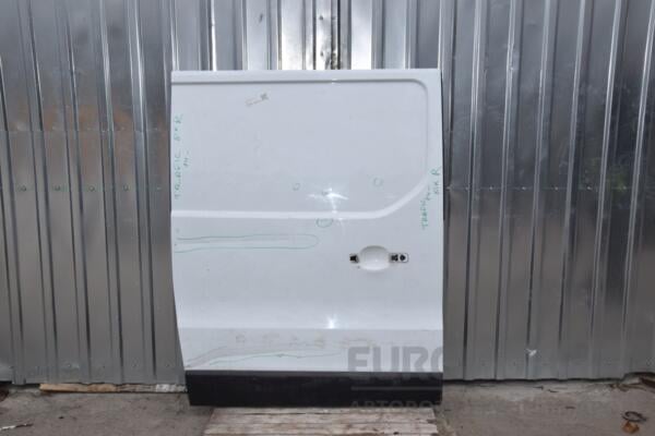 Дверь боковая правая сдвижная (дефект) Renault Trafic 2014 821003024R 445553 euromotors.com.ua