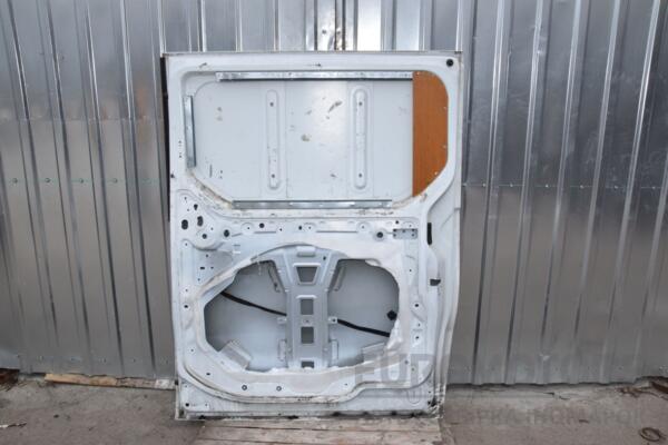 Двері бічні права зсувні (дефект) Renault Trafic 2014 821003024R 445553 - 2