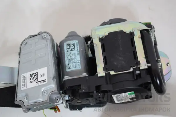 Передний правый ремень безопасности Mercedes E-class -- (W212) 2009-2016 A2128606685 it-17435 Дизель - 2