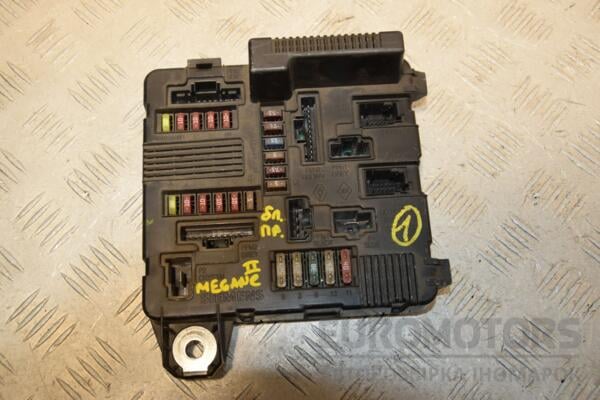 Блок запобіжників Renault Megane (II) 2003-2009 8200306033 450374 euromotors.com.ua