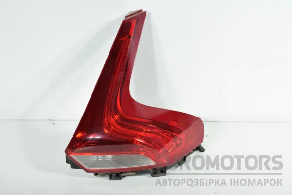 Правий задній ліхтар Volvo V40 2.0 TDI 2012 31395845 it-17816 Дизель euromotors.com.ua