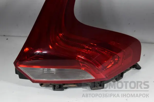 Правий задній ліхтар Volvo V40 2.0 TDI 2012 31395845 it-17816 Дизель - 2