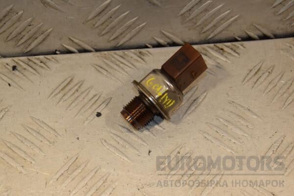 Датчик давления топлива в рейке VW Golf 1.6tdi (VI) 2008-2013 03L906051 453169 euromotors.com.ua