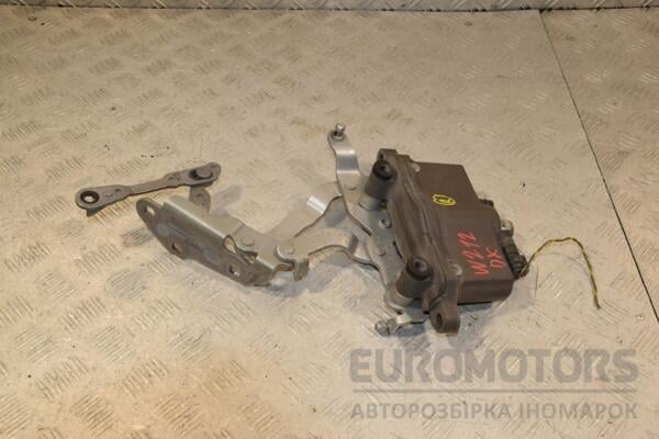 Петля капота правая с пиропатроном Mercedes E-class (W212) 2009-2016 A2048800228 454671 euromotors.com.ua