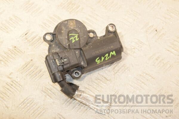 Заслонка выхлопных газов электрическая Mercedes E-class (W213) 2016 A2139068601 456678 euromotors.com.ua